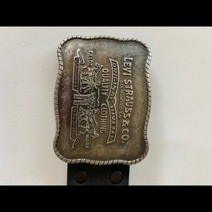 Levis Leather belt in excellent condition size 32
